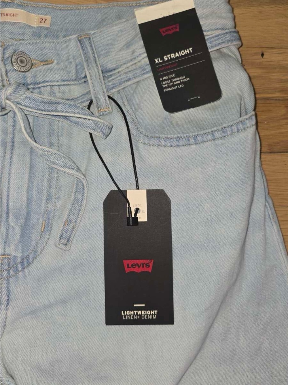 Light Wash Tie-Waist Women’s Levi Jeans - Picture 4 of 8